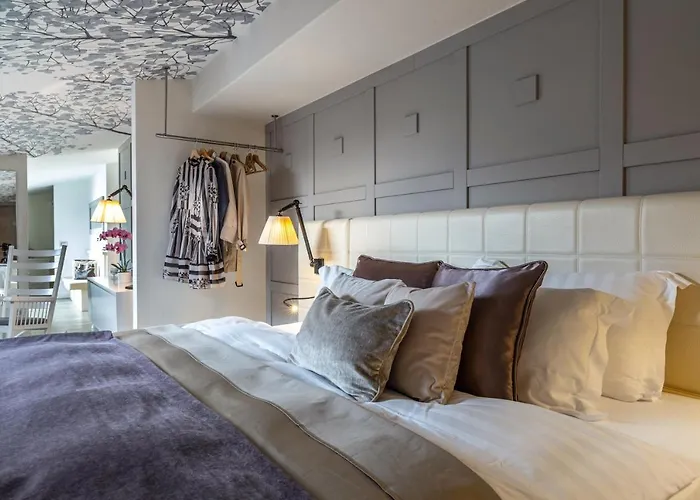 Val Di Sogno - Adults Only