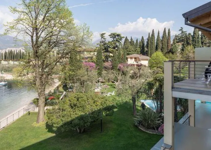 Val Di Sogno - Adults Only Отель Мальчезине