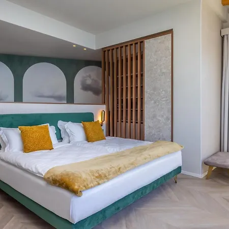 Val Di Sogno - Adults Only